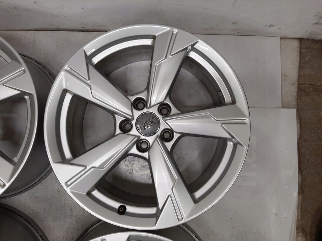 4x Alufelge 18 Zoll 8.0" 5x112 39ET Glanz Silber 4K0601025D Audi A6 C8 Rim Wheel FEL3859377775dm