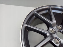 Laden Sie das Bild in den Galerie-Viewer, 1x Alufelge 18 Zoll 8.5" 5x114.3 40ET Glanz Graphit J9C3-1007-CA Tesla 3 FEL7431181518yz