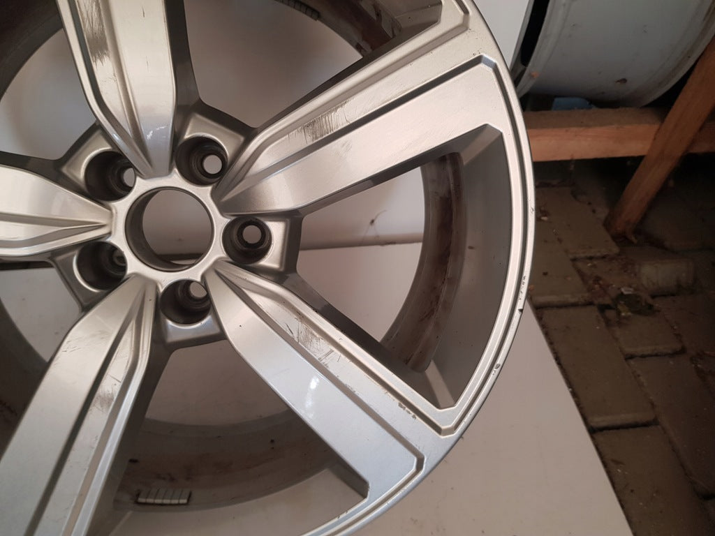 1x Alufelge 20 Zoll 9.0" 5x112 38ET Glanz Silber 4KE601025 Audi E Tron Rim Wheel FEL7640265324qv