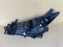 Laden Sie das Bild in den Galerie-Viewer, Frontscheinwerfer Mazda 3 BHR1-51030 Rechts Scheinwerfer Headlight