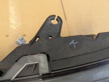 Laden Sie das Bild in den Galerie-Viewer, Frontscheinwerfer Toyota Rav 4 Links Scheinwerfer Headlight SCH9602488955le