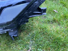 Laden Sie das Bild in den Galerie-Viewer, Frontscheinwerfer Mitsubishi Outlander III 8301C8-53 Full LED Links Headlight