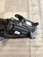 Load image into Gallery viewer, Frontscheinwerfer Dacia Sandero III Jogger 260605914R LED Links Headlight SCH7962862300jb