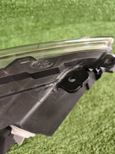 Laden Sie das Bild in den Galerie-Viewer, Frontscheinwerfer Ford Fiesta I C1BB13W030CD Links Scheinwerfer Headlight SCH8133627607hf