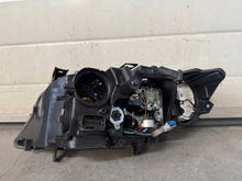 Laden Sie das Bild in den Galerie-Viewer, Frontscheinwerfer BMW 3 E91 E90 7202590 72025907237647 Rechts Headlight SCH9735262337xf