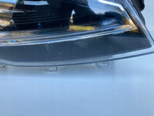 Laden Sie das Bild in den Galerie-Viewer, Frontscheinwerfer Seat Ibiza V 6F1941008C Rechts Scheinwerfer Headlight