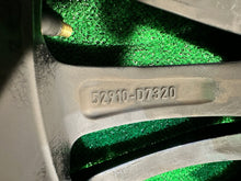 Load image into Gallery viewer, 1x Alufelge 18 Zoll 7.0&quot; 5x114.3 51ET 52910-D7320 Hyundai Tucson Rim Wheel