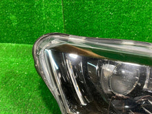 Laden Sie das Bild in den Galerie-Viewer, Frontscheinwerfer Skoda Superb III 3V1941016B Xenon Rechts Headlight