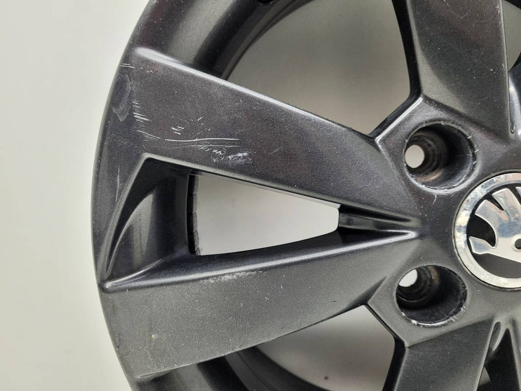 1x Alufelge 15 Zoll 5.5" 4x100 41ET Glanz Grau Skoda Citigo Rim Wheel FEL9402734615jo