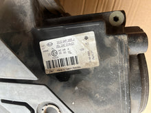 Laden Sie das Bild in den Galerie-Viewer, Frontscheinwerfer VW Passat 3C0941005J Links Scheinwerfer Headlight SCH4391910390bs