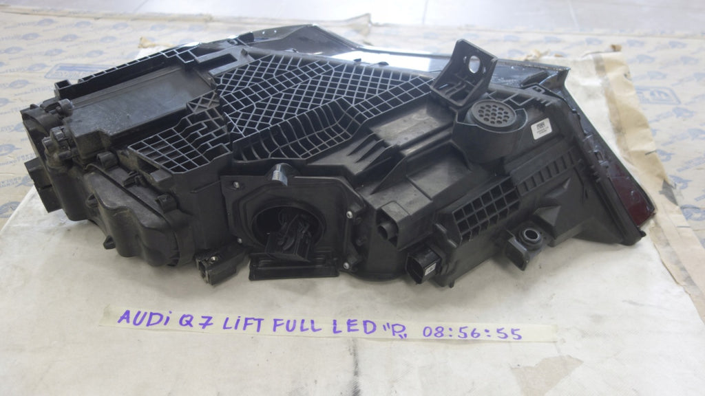 Frontscheinwerfer Audi Q7 4M0941040C LED Rechts Scheinwerfer Headlight SCH8740990458tc