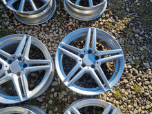 Laden Sie das Bild in den Galerie-Viewer, 4x Alufelge 17 Zoll 7.0" 5x112 44 5ET Glanz Silber Mercedes-Benz Gla Rim Wheel FEL1809007539tj
