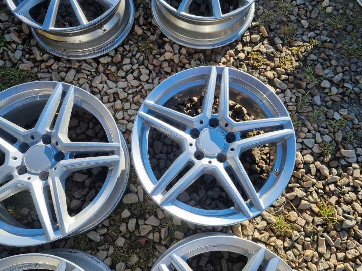 4x Alufelge 17 Zoll 7.0" 5x112 44 5ET Glanz Silber Mercedes-Benz Gla Rim Wheel FEL1809007539tj