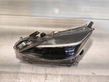Laden Sie das Bild in den Galerie-Viewer, Frontscheinwerfer Toyota Yaris Cross 0D-310 Links Scheinwerfer Headlight SCH5124133512ik