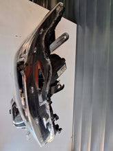 Laden Sie das Bild in den Galerie-Viewer, Frontscheinwerfer Toyota Auris 81110-02K60 LED Rechts Scheinwerfer Headlight
