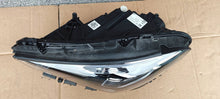 Laden Sie das Bild in den Galerie-Viewer, Frontscheinwerfer Mercedes-Benz Cla X118 C118 A1189068300 1EY2488MDE89132A Links SCH5773761175ta