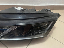 Laden Sie das Bild in den Galerie-Viewer, Frontscheinwerfer Skoda Octavia IV 5E4941015A LED Links Scheinwerfer Headlight SCH2829612370es