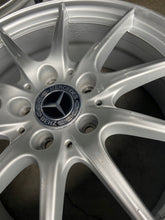 Load image into Gallery viewer, 4x Alufelge 17 Zoll 6.5" 5x112 49ET Glanz Silber A2464010102 Mercedes-Benz Mb FEL3632554702ty