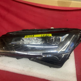 Frontscheinwerfer Skoda Superb III Links Scheinwerfer Headlight SCH8096976700cg
