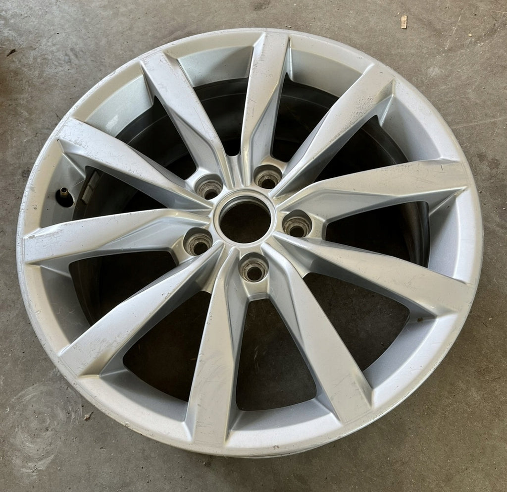 1x Alufelge 17 Zoll 7.0" 5x112 49ET Glanz Silber 5G0601025BF VW Golf Rim Wheel FEL9840845108tk
