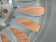 Laden Sie das Bild in den Galerie-Viewer, 1x Alufelge 17 Zoll 7.0&quot; 5x108 50ET BM5J-10007-GB Ford Rim Wheel