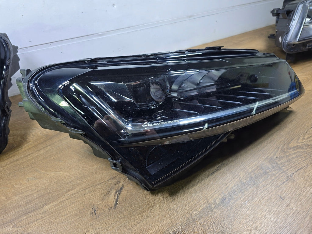 Frontscheinwerfer Skoda Superb III 3V1941016D Rechts Scheinwerfer Headlight