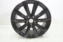Laden Sie das Bild in den Galerie-Viewer, 1x Alufelge 17 Zoll 7.0&quot; 5x100 46ET 5JJ601025 Skoda Fabia Rapid Rim Wheel