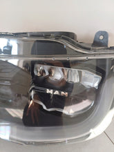 Laden Sie das Bild in den Galerie-Viewer, Frontscheinwerfer Man 8125101-6821 Full LED Links Scheinwerfer Headlight SCH7226734212pu