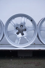 Laden Sie das Bild in den Galerie-Viewer, 4x Alufelge 17 Zoll 7.5" 5x112 28ET Glanz Silber 8T0601025B Audi A4 Rim Wheel FEL4636782446eq