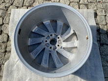 Load image into Gallery viewer, 1x Alufelge 18 Zoll 7.5" 5x112 48ET Glanz Schwarz 5E3601025H Skoda Octavia I FEL2736595463mq