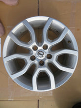 Laden Sie das Bild in den Galerie-Viewer, 1x Alufelge 17 Zoll 7.0" 5x108 50ET Glanz Silber 31423874 Volvo V40 Cross FEL1416273285bo