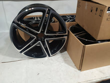 Laden Sie das Bild in den Galerie-Viewer, 1x Alufelge 19 Zoll 8.0" 5x112 43ET A2384010300 Mercedes-Benz Coupe Rim Wheel FEL5891714546hz