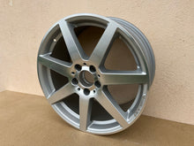 Laden Sie das Bild in den Galerie-Viewer, 1x Alufelge 18 Zoll 8.5&quot; 5x112 54ET A2044019902 Mercedes-Benz W204 Rim Wheel