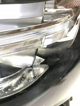 Laden Sie das Bild in den Galerie-Viewer, Frontscheinwerfer Mazda III GRF5-51030 LED Rechts Scheinwerfer Headlight SCH2149961107ir