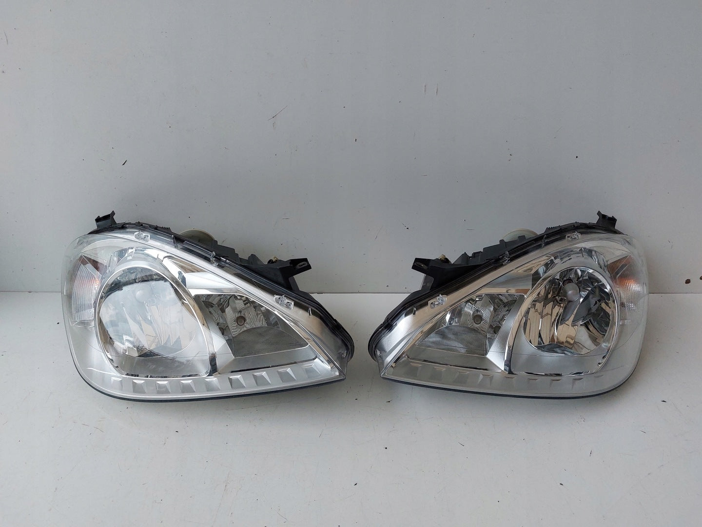 Frontscheinwerfer Mercedes-Benz 1698205861 Ein Stück (Rechts oder Links)