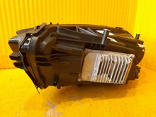 Laden Sie das Bild in den Galerie-Viewer, Frontscheinwerfer Mercedes-Benz W177 A1779066201A1779066201 Rechts oder Links SCH3631049502ko