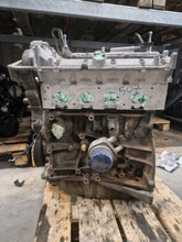 Laden Sie das Bild in den Galerie-Viewer, Motor Renault Megane II F4R774 2.0 83TKm 2008 Benzin Engine Unkomplett