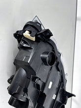 Laden Sie das Bild in den Galerie-Viewer, Frontscheinwerfer Seat Arona 6F1941005F Ein Stück (Rechts oder Links) Headlight