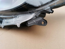 Load image into Gallery viewer, Frontscheinwerfer Toyota Yaris Links Scheinwerfer Headlight