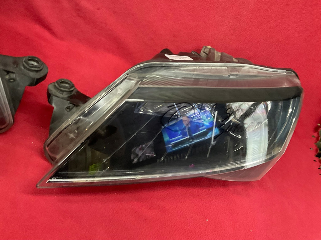 Frontscheinwerfer Skoda Superb III 3V1941017A Ein Stück (Rechts oder Links)