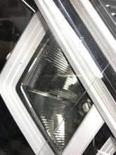 Load image into Gallery viewer, Frontscheinwerfer Dacia Duster 260602465R Full LED Ein Stück (Rechts oder Links)