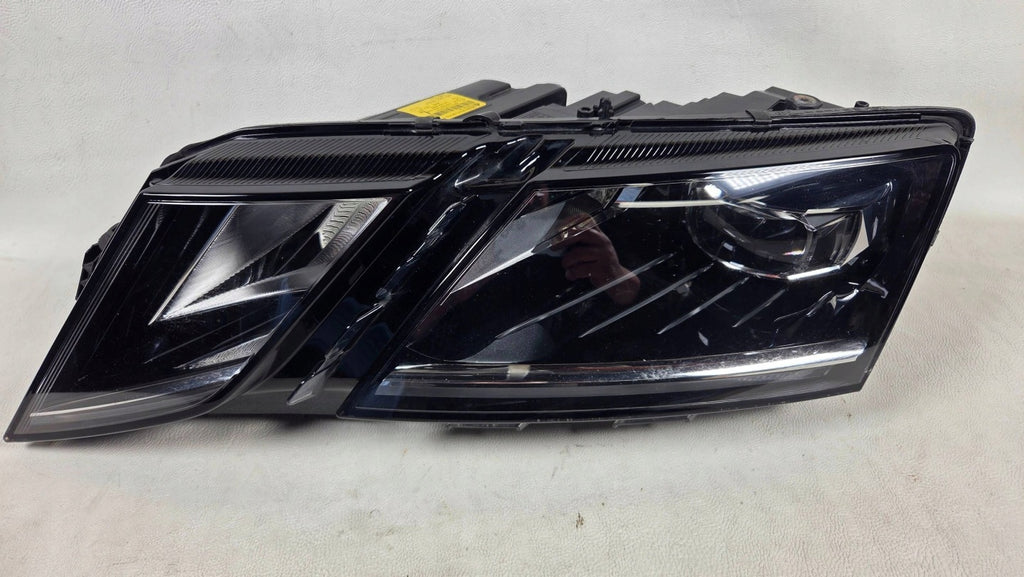 Frontscheinwerfer Skoda Octavia I 5E1941015F LE15A6369 Links Headlight SCH2650686618dj
