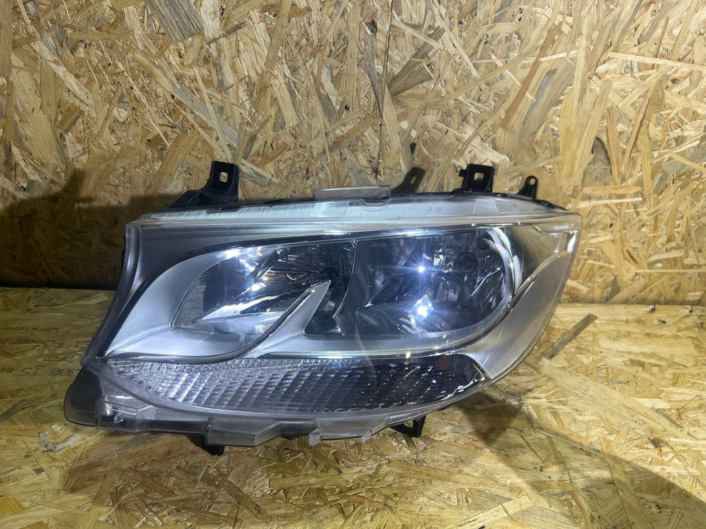 Frontscheinwerfer Mercedes-Benz Sprinter A9109060000 Links Headlight SCH6797140024ba