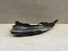 Load image into Gallery viewer, Frontscheinwerfer Hyundai Bayon 92207-Q0600 LED Links Scheinwerfer Headlight