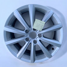 Load image into Gallery viewer, 1x Alufelge 17 Zoll 6.5&quot; 5x112 41ET Glanz Silber 3G0071497C VW Passat B8