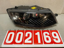Laden Sie das Bild in den Galerie-Viewer, Frontscheinwerfer Skoda Octavia III 5E1941016 Xenon Rechts Headlight SCH2675404138bt