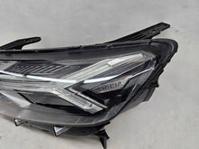 Laden Sie das Bild in den Galerie-Viewer, Frontscheinwerfer Dacia Sandero III Jogger 260605914R Full LED Links Headlight