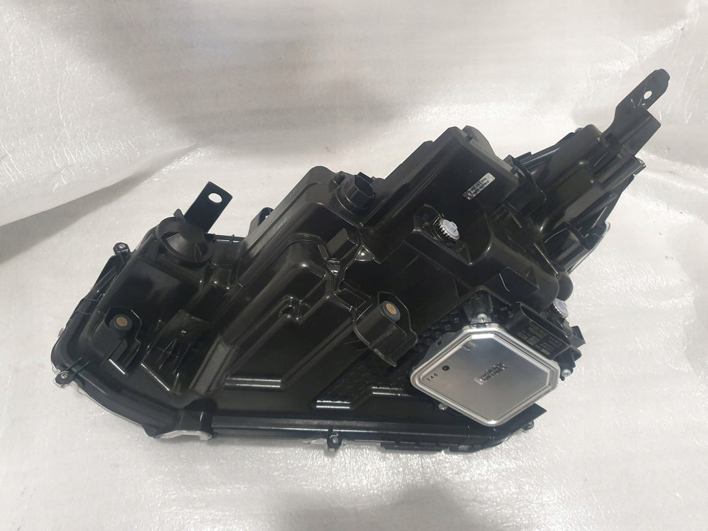 Frontscheinwerfer Toyota Corolla Yaris Cross LED Rechts Scheinwerfer Headlight SCH1339381043mt