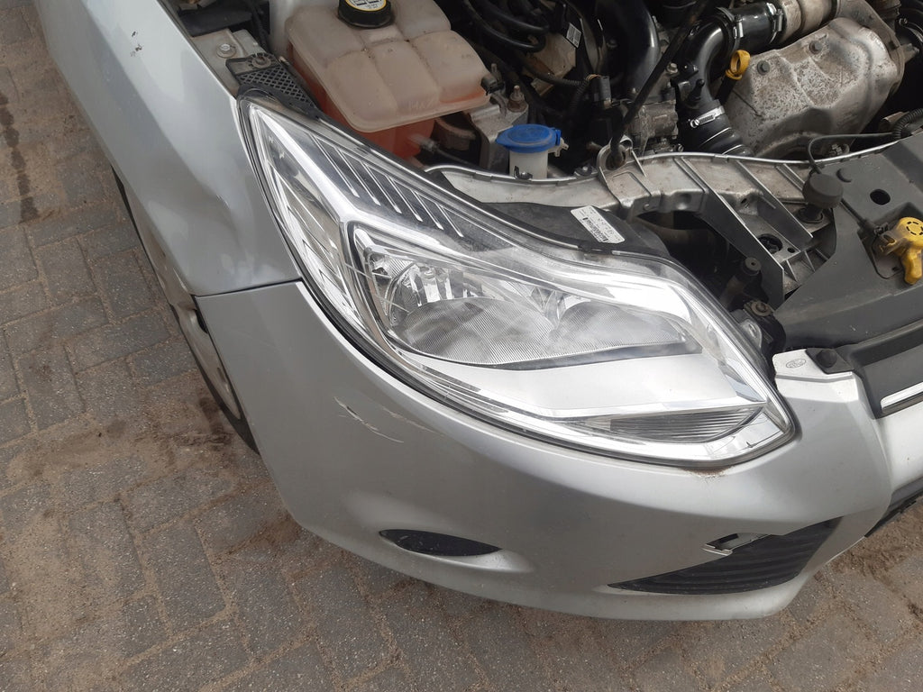 Frontscheinwerfer Ford Focus Ein Stück (Rechts oder Links) Headlight