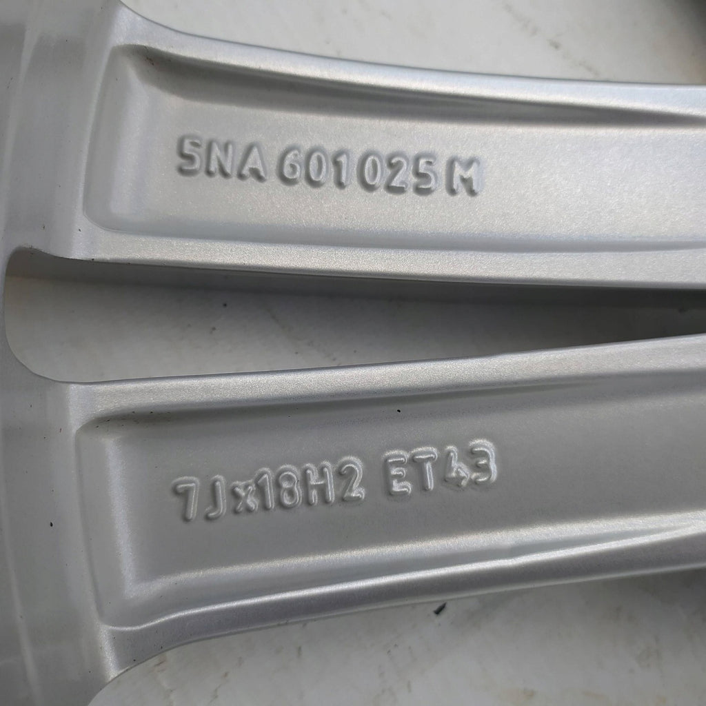 1x Alufelge 18 Zoll 7.0" 5x112 43ET Glanz Silber 5NA601025M VW Tiguan Touran FEL9885037391fu